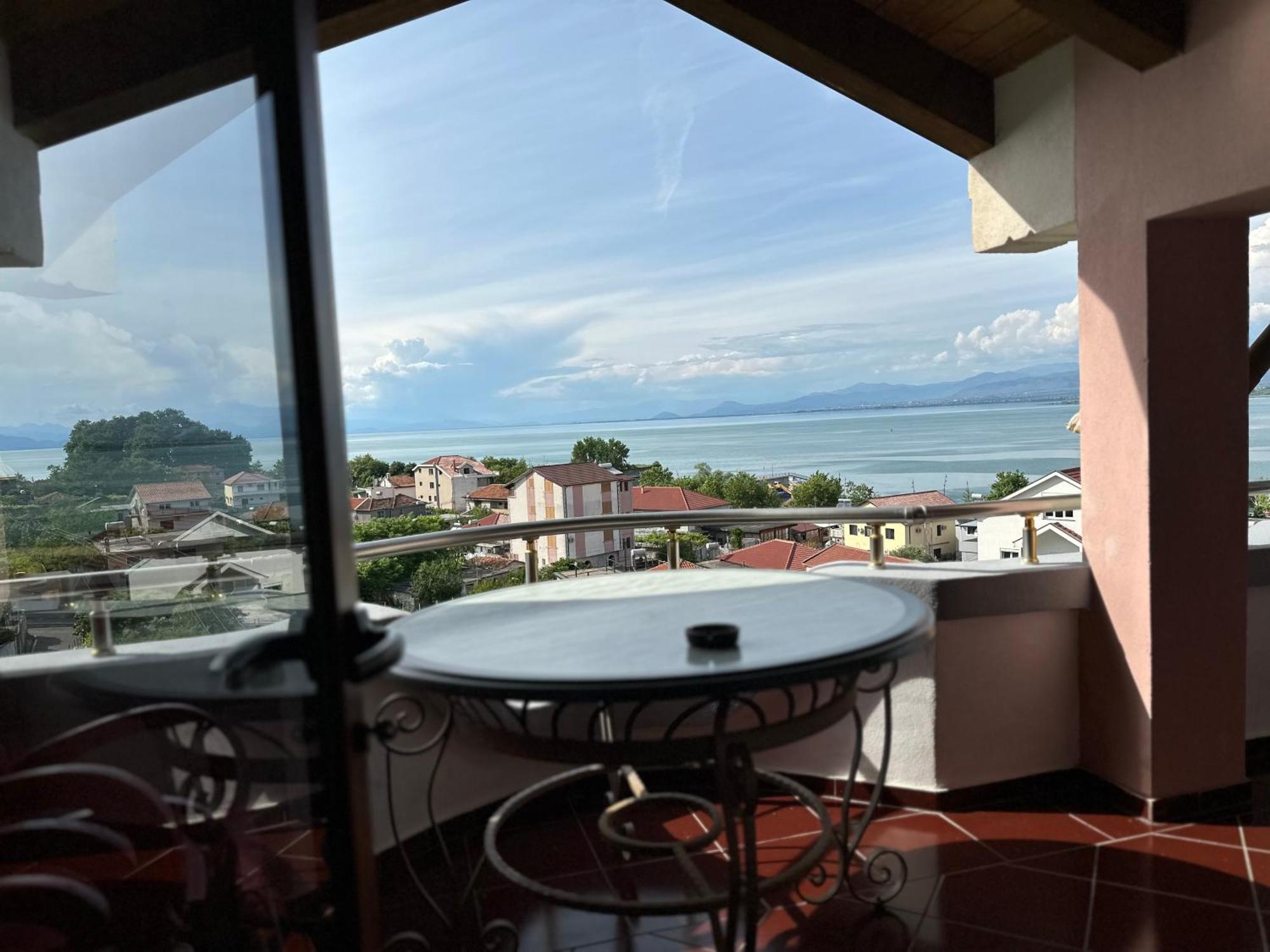 Casadolcecasa Hotel Shkoder Exterior photo